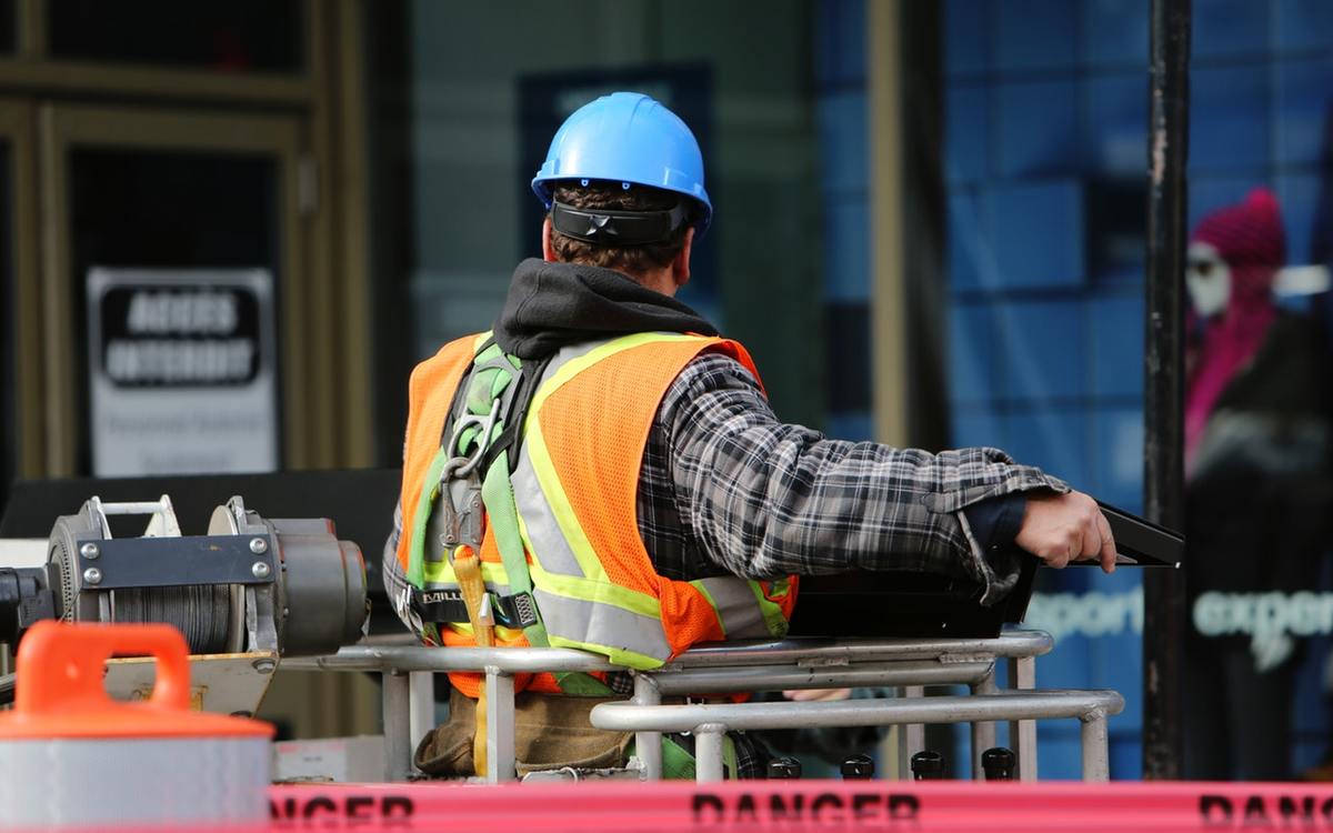 Importance of PPE Clothing for Construction Workers - DubaiConnect
